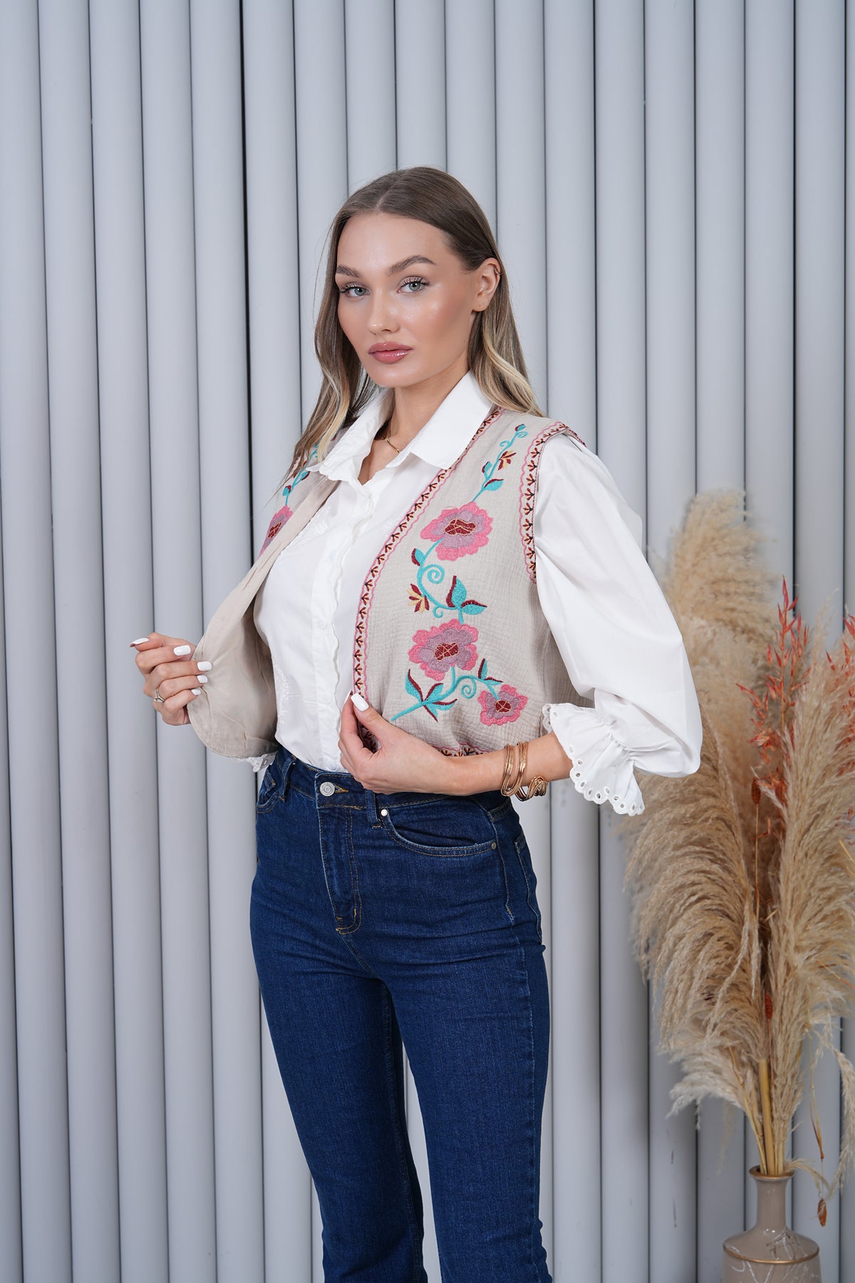 Krem Müslin Çiçek Desenli Bohem Yelek